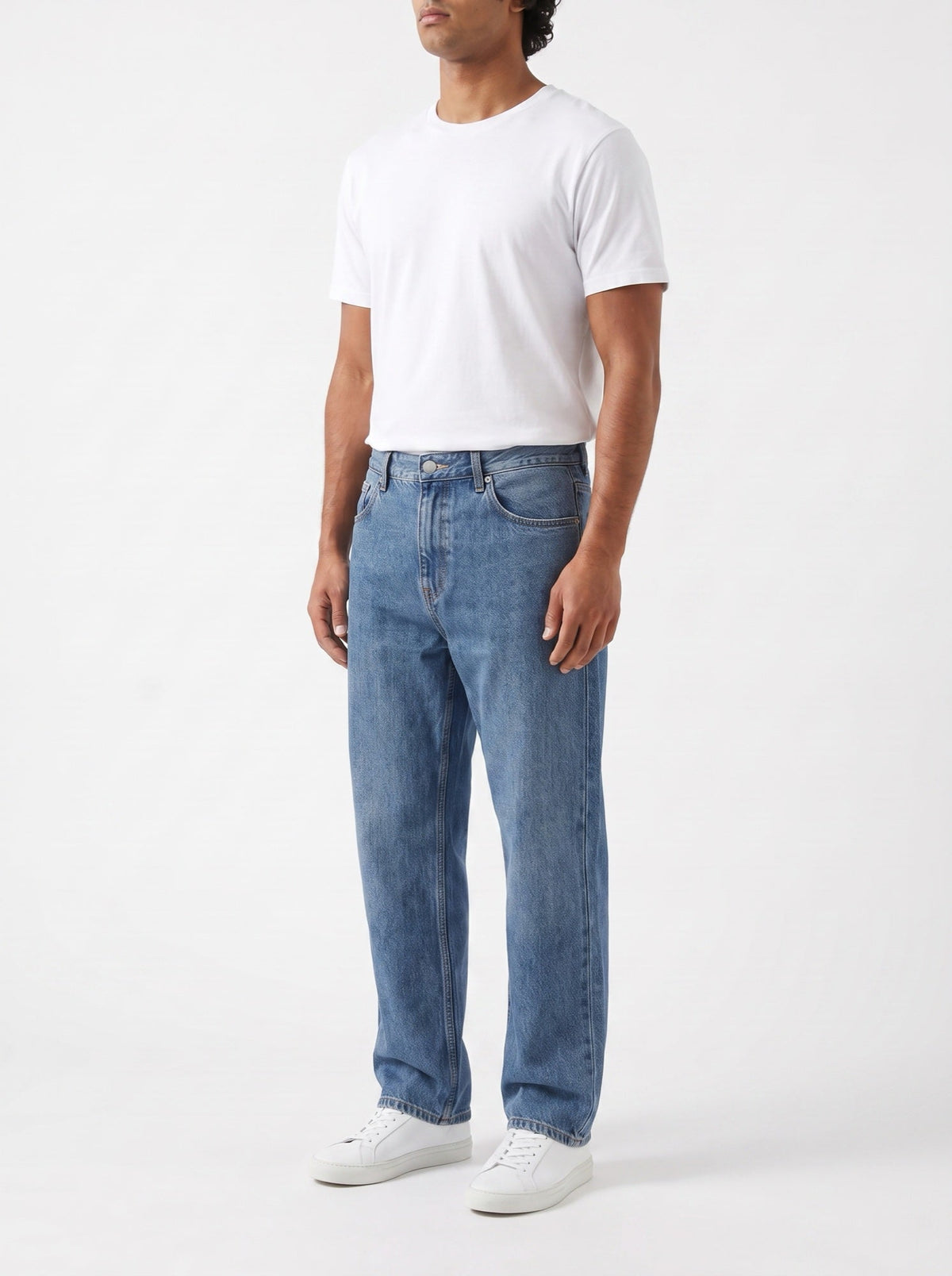 Klassiska raka jeans i tvättad indigodenim