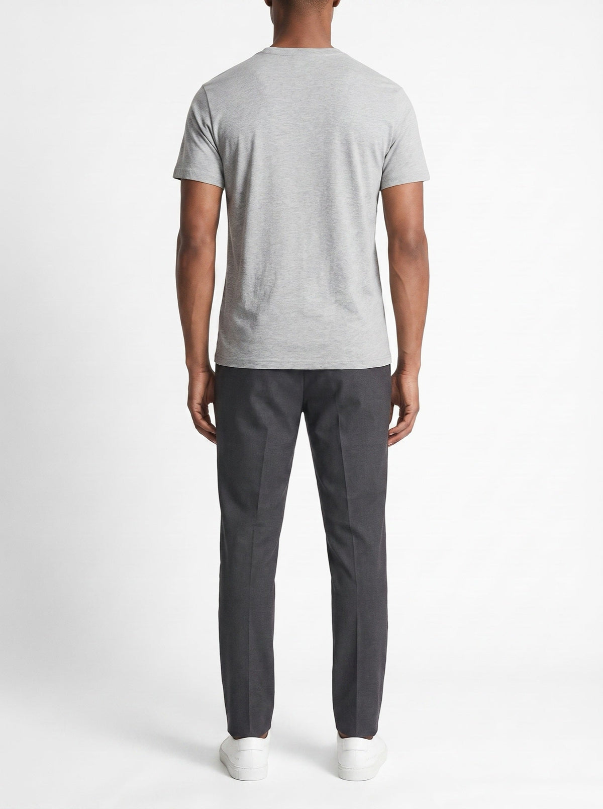 Melerattu harmaa slim fit -t-paita pyöreällä pääntiellä